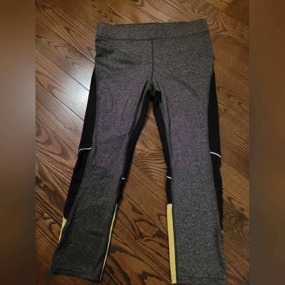 NWOT, ATHLETIC WORKS Capris,Excellent condition.